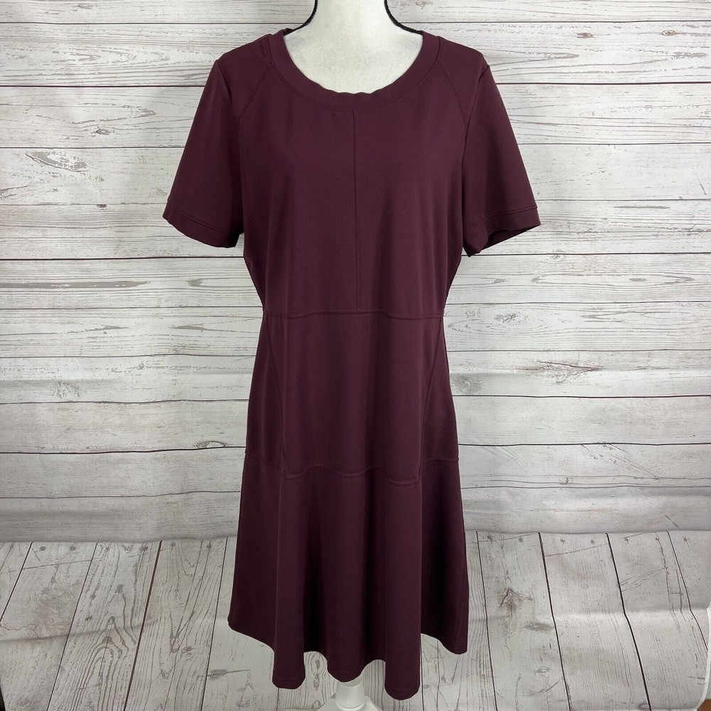 Athleta Women’s En Route Fit & Flare Dress Size XL Maroon Burgundy Short Sleeve